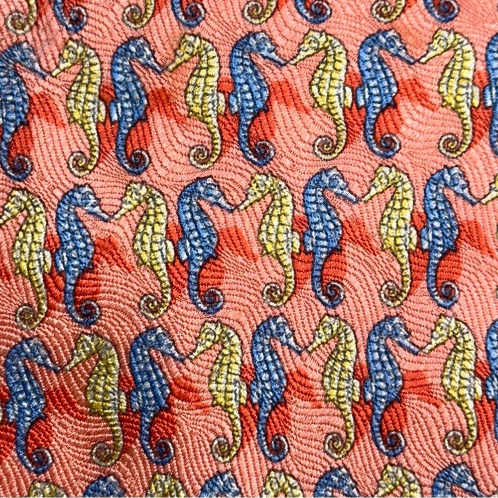 Aquascutum London Blue Green Seahorses on Pink Silk Neck Tie - Picture 4 of 7
